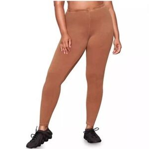 SKIMS Outdoor Legging Camel Size M